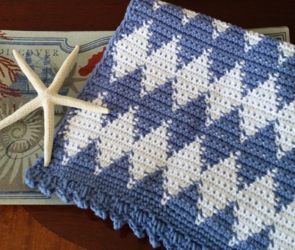 Crochet Harlequin Fingertip Towel - flat