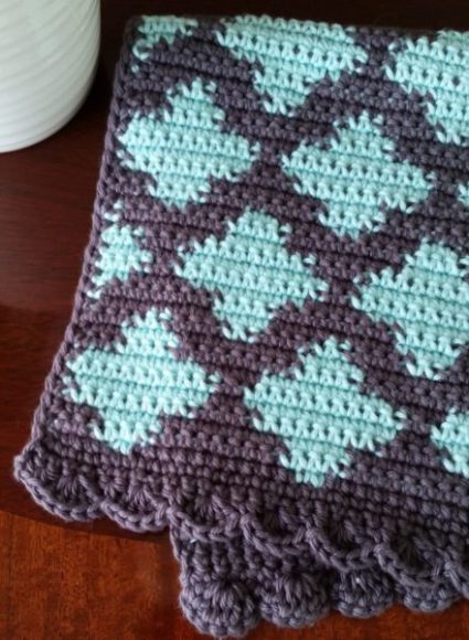 Crochet Quatrefoil Fingertip Towel - flat