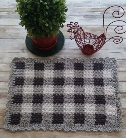 Textured Gingham Crochet Placemat