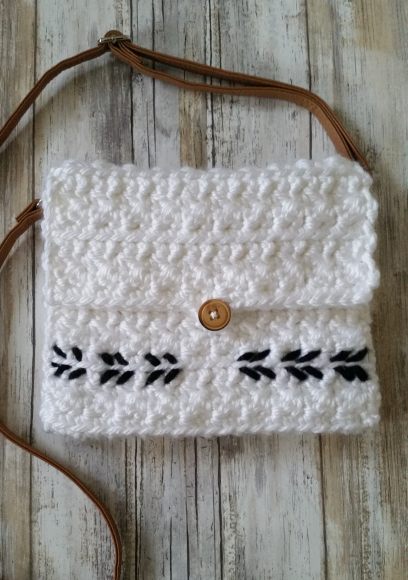 crossbody purse - crochet pattern - front