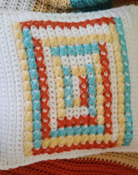 mod stitch crochet pillow - cross stitch detail