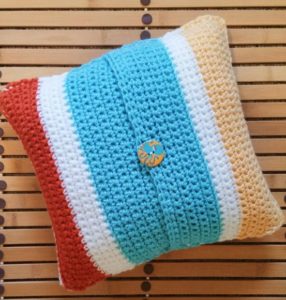 mod stripes crochet pillow - free pattern