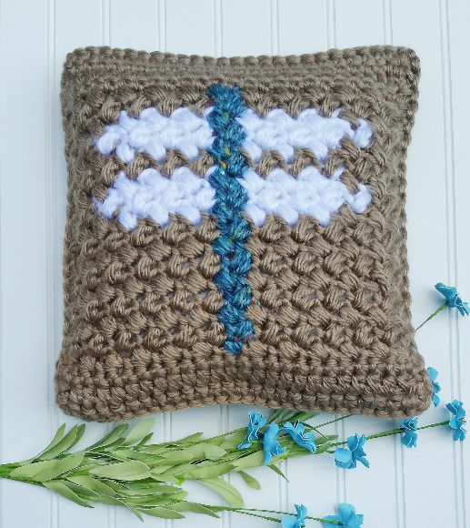 Dragonfly Crochet Pillow - free pattern