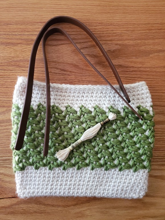 Crochet in Public Bag Pattern - Free Crochet Pattern - Whistle and Ivy